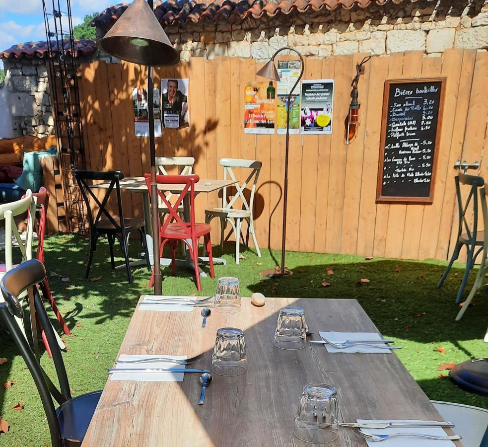 L'Auberge Des Artistes Nieul-sur-l'Autise Екстериор снимка
