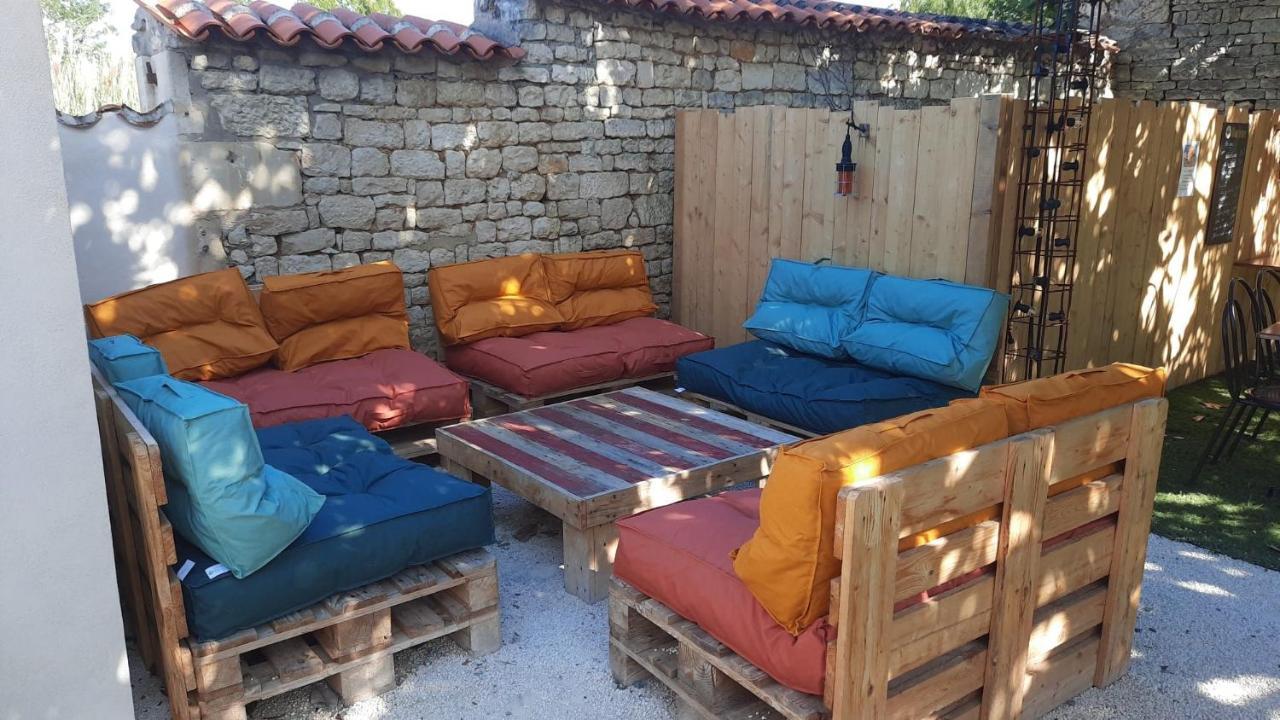 L'Auberge Des Artistes Nieul-sur-l'Autise Екстериор снимка